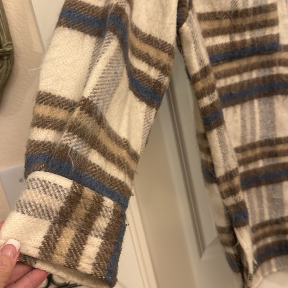 H&M Fuzzy Shacket In Excellent Condition - image 5